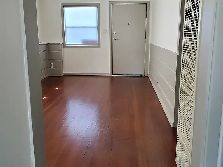 1316 Lott Ave — Photo 2