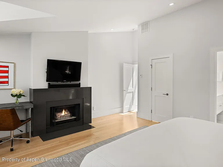 812 E Cooper Ave — Photo 31