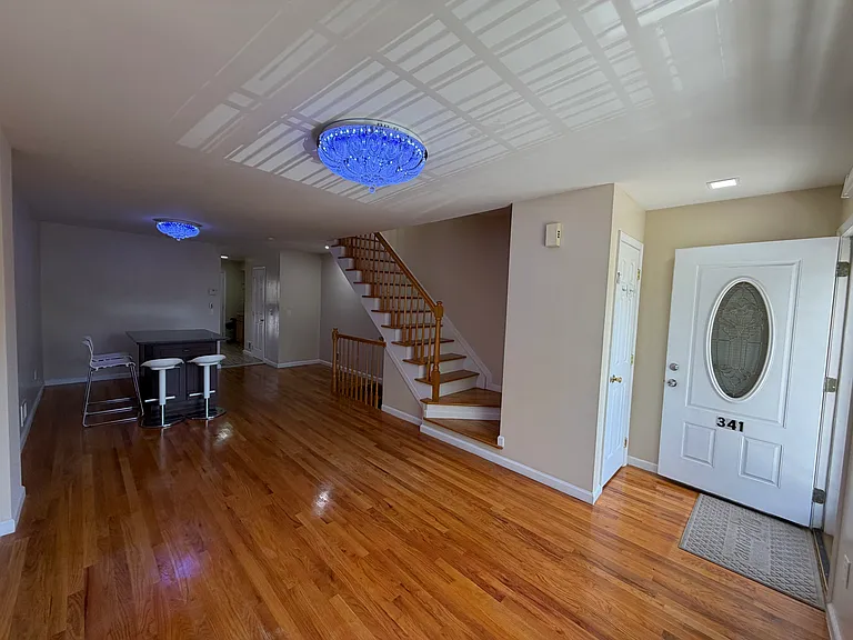 341 Hunter Ave — Photo 3