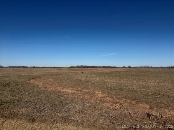 E 211th St S, Porter, OK 74454