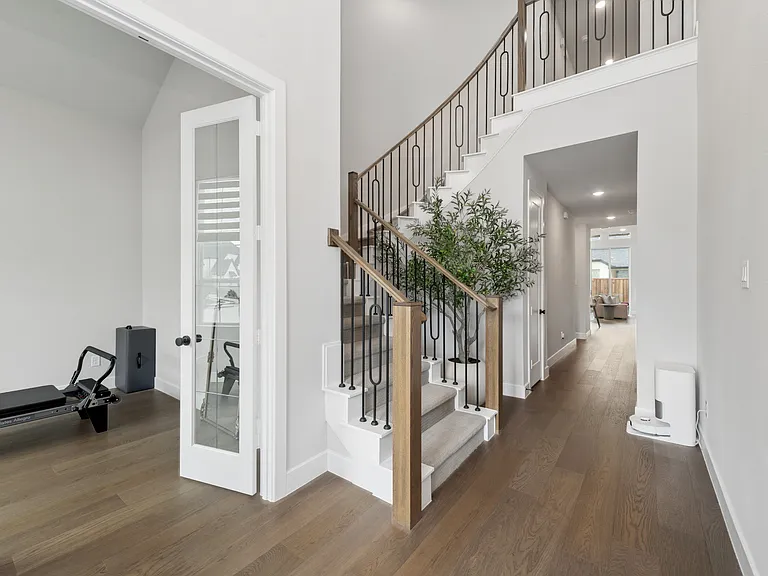 2790 Starwood Dr — Photo 10