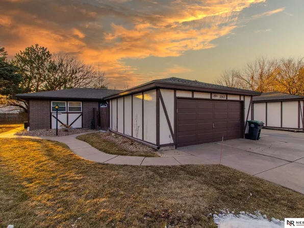 5263 Goldenrod Cir, Lincoln, NE 68512