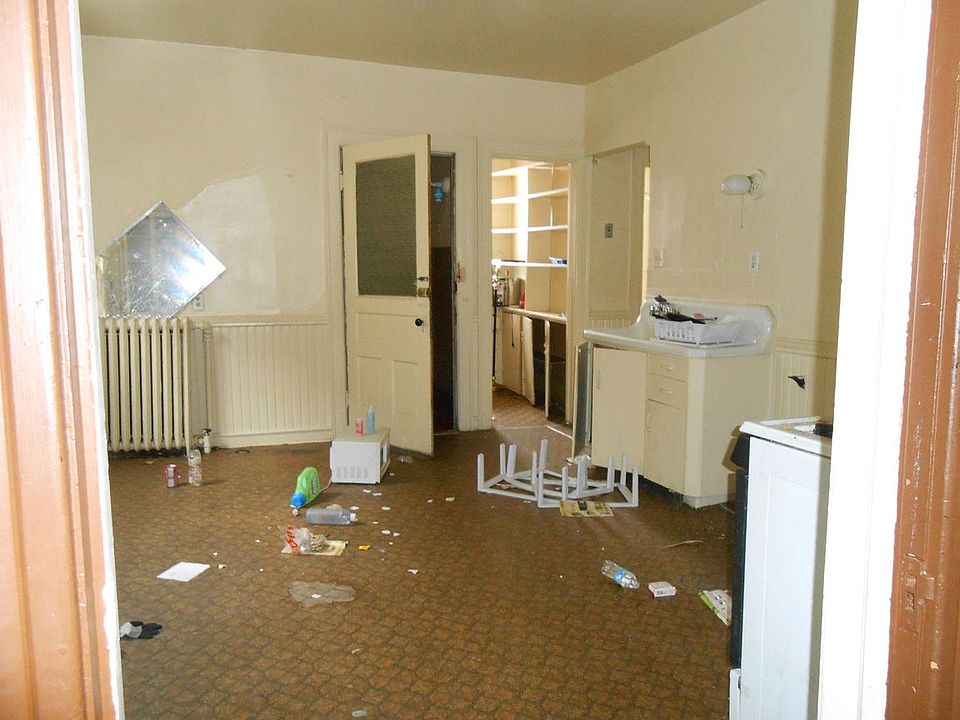 2nd image of 509 W Chambers St
