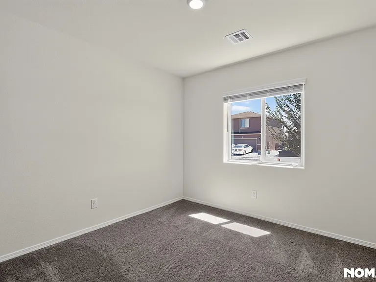 985 Berman St — Photo 16