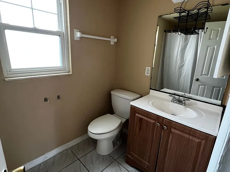 827 Sky Lake Cir #A — Photo 10