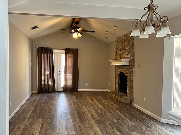 3rd image of 6009 Deer Creek Dr