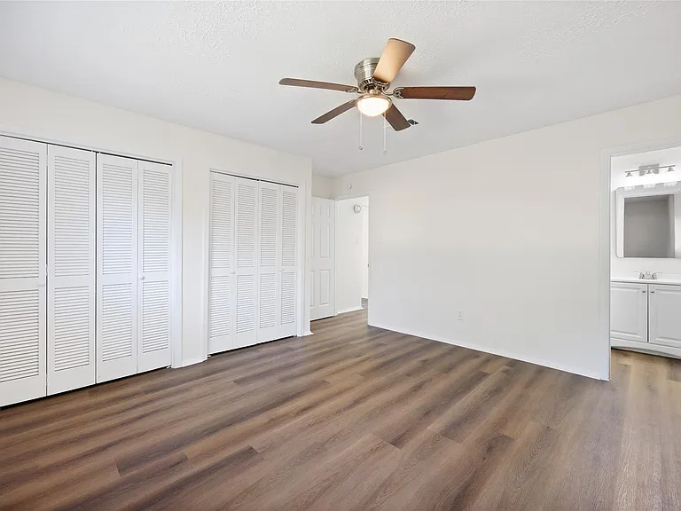 8343 Carriage Creek Dr — Photo 16