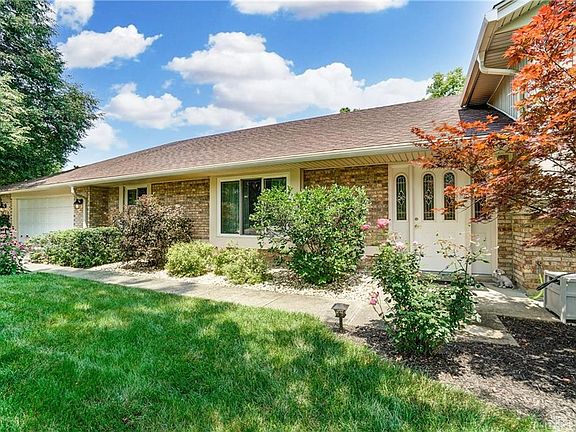 3rd image of 9088 Woodstream Ln