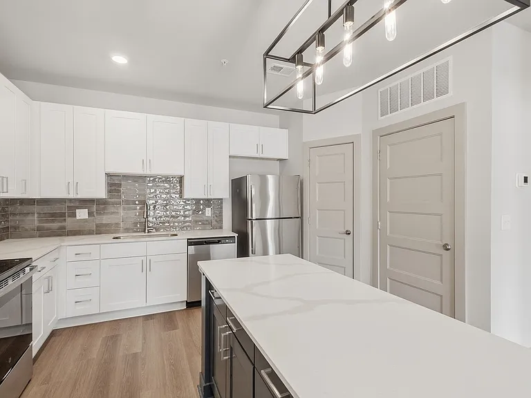 Viridian Apartments — Photo 33