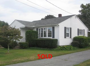 99 Beardsworth Rd, Tiverton, RI 02878