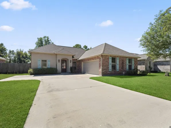 2337 Woodland Ct, Port Allen, LA 70767