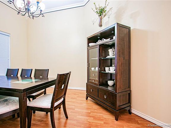 4th image of 3028 Boyce Cir N