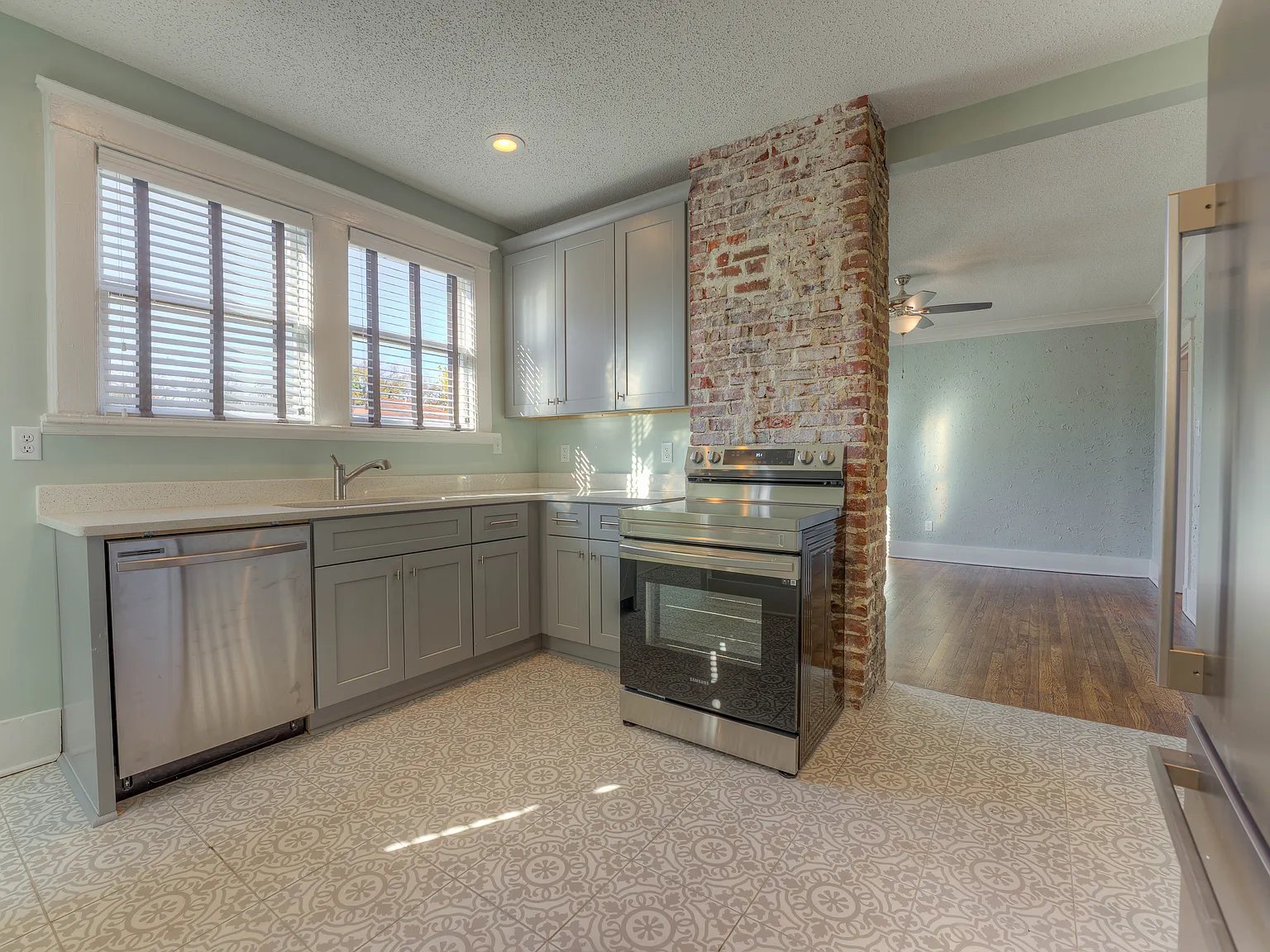 3 bed, 1750 sqft, $1,695 — Photo 4