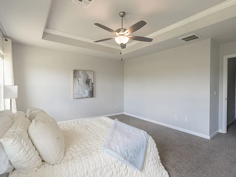 15708 Vermillion Dr — Photo 21