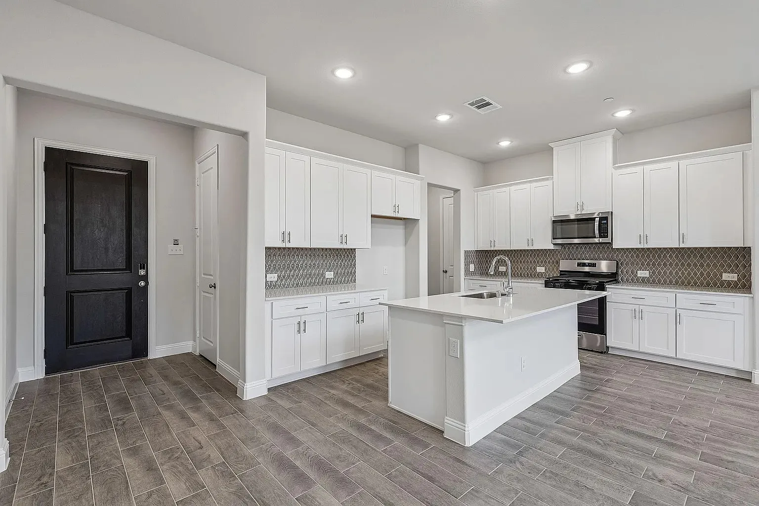 3 bed, 2.5 bath, 1813 sqft, $2,750 — Photo 4