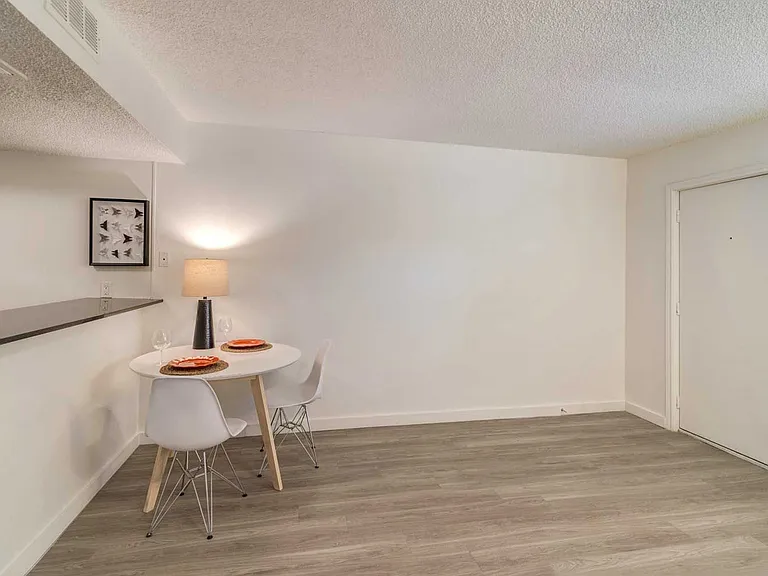 Cascade Apartments — Photo 25