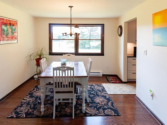 5th image of 6 Leisure Ln