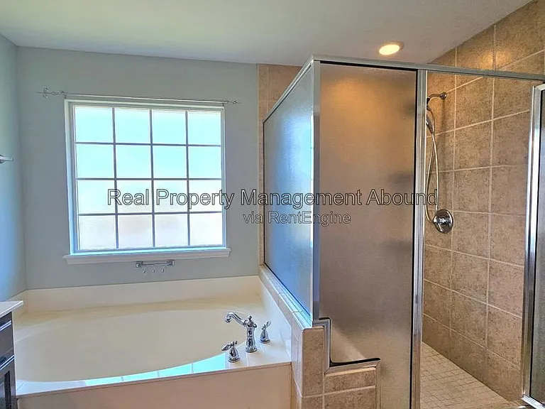 809 W Granger St — Photo 27