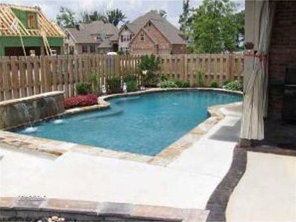 3rd image of 6916 W Balmoral Dr