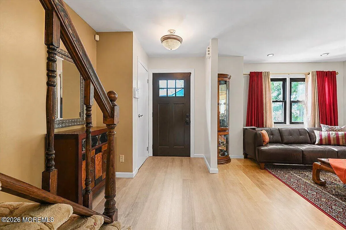 3 bed, 2.5 bath, 1500 sqft, $3,000 — Photo 1