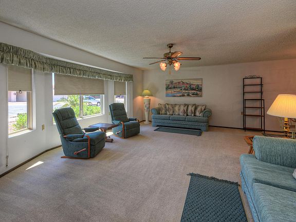 4th image of 886 Leisure World