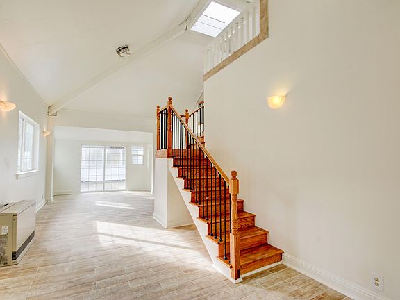 4th image of 105 Tomales St