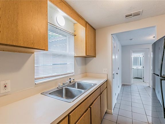 5th image of 10014 Hyacinth Ave