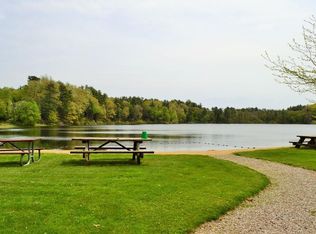 14 Longfellow Rd, Wenham, MA 01984