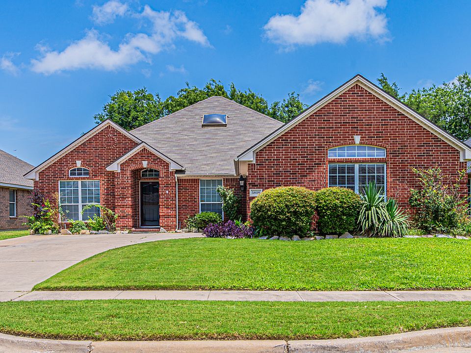 1st image of 5808 Lorenzo Dr