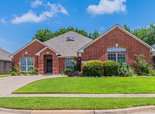 5808 Lorenzo Dr, Grand Prairie, TX 75052