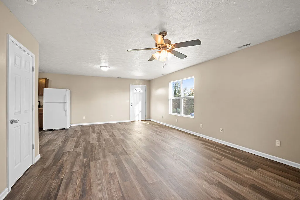 1 bed, 750 sqft, $775 — Photo 2