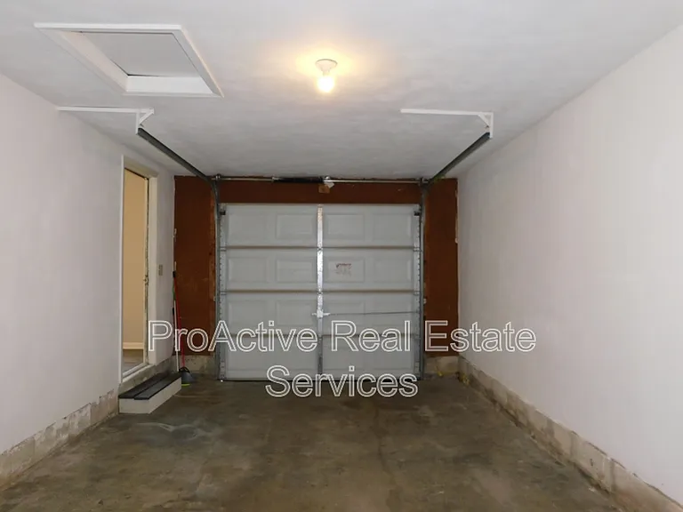 1433 Drumheller Dr — Photo 14