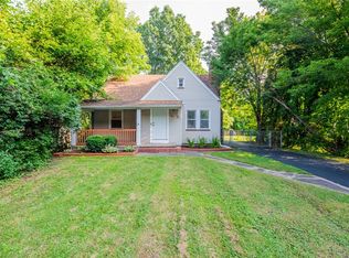 884 Whitlock Rd, Rochester, NY 14609