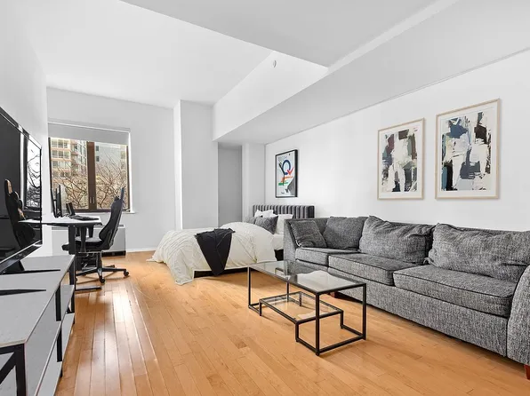 20 West St APT 4D, New York, NY 10004