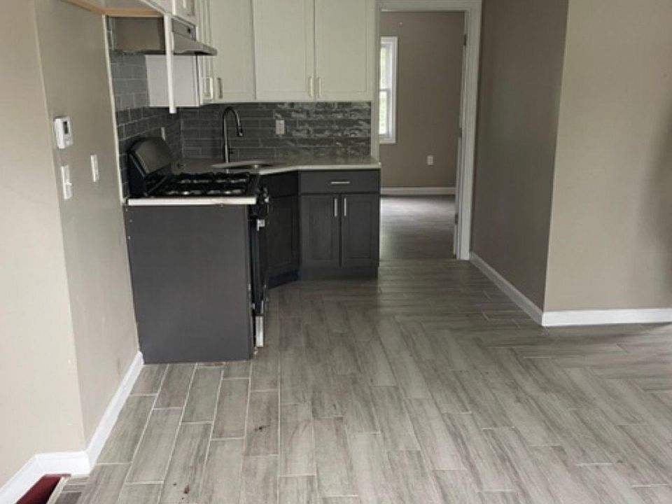2nd image of 636 S 19th St Floor 3