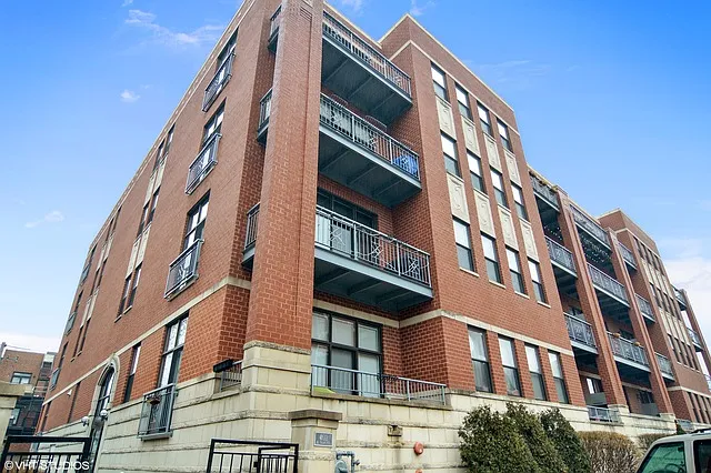 4011 N Francisco Ave Unit 309 photo 1