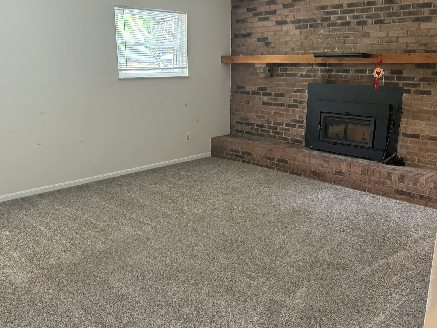 773 Anthony Ln — Photo 4