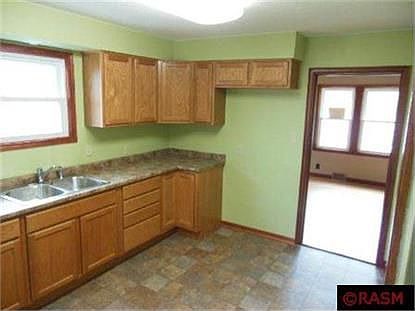 3rd image of 605 S Broadway St