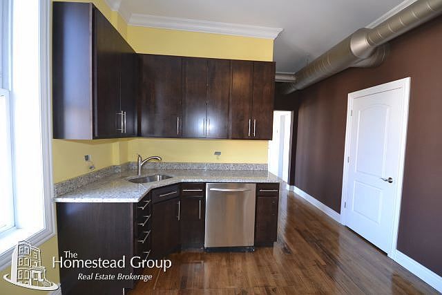 1st image of 1058 N Rockwell St APT 03F
