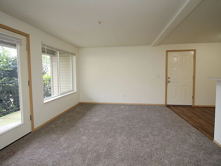 11710 - 11712 SE Powell — Photo 28