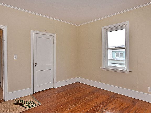 5th image of 250-252 Farmington Ave