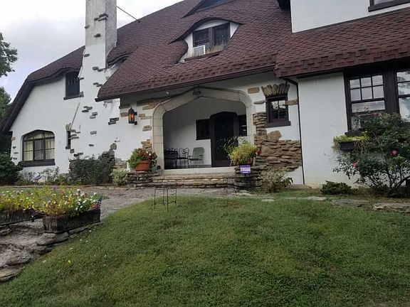 2nd image of 2900 Linwood Ave