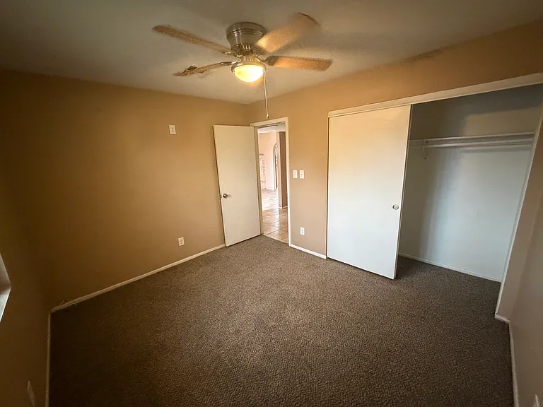 7979 W Devonshire Ave — Photo 19