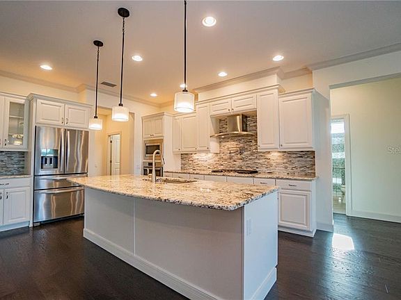 4th image of 11991 SW Kingsway Cir