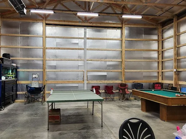 2363 E Mockingbird Dr, Clinton, IN 47842