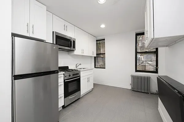 Rented by Compass | media 13