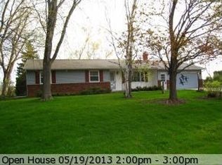 5782 Saint Ives Rd, Oshkosh, WI 54904