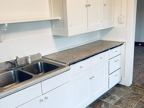 4th image of 821 S 16th St APT 4