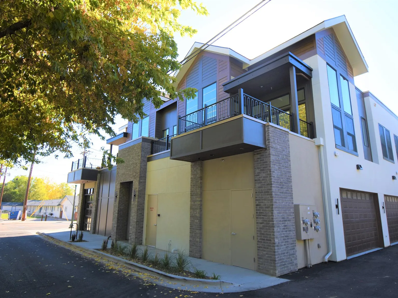 55 N 2nd St — Photo 1