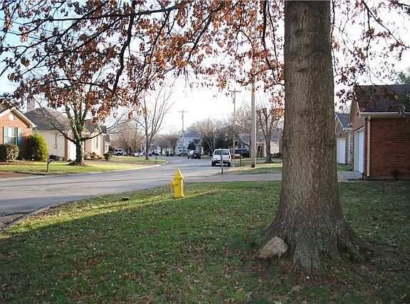 3rd image of 361 N Birchwood Dr